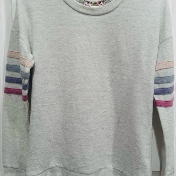 Girls' Light Gray Sweatshirt with Pastel Stripe Sleeves - Picture 2 of 5